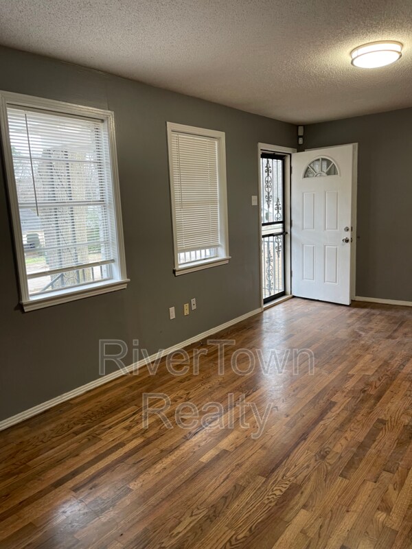 Foto del edificio - 3574 Carrington Rd