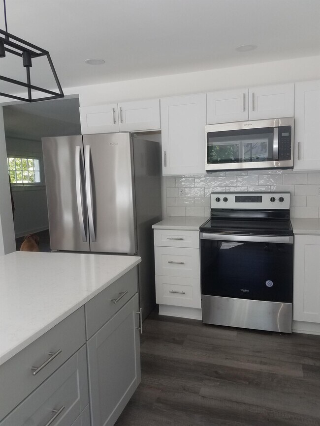 Foto del edificio - 145 N Brooksvale Rd