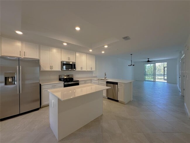 Building Photo - 14231 Heritage Landing Blvd