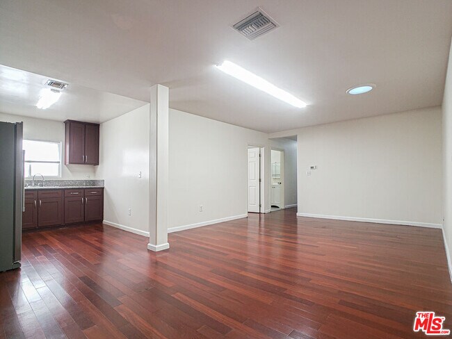 Foto del edificio - 4343 4th St