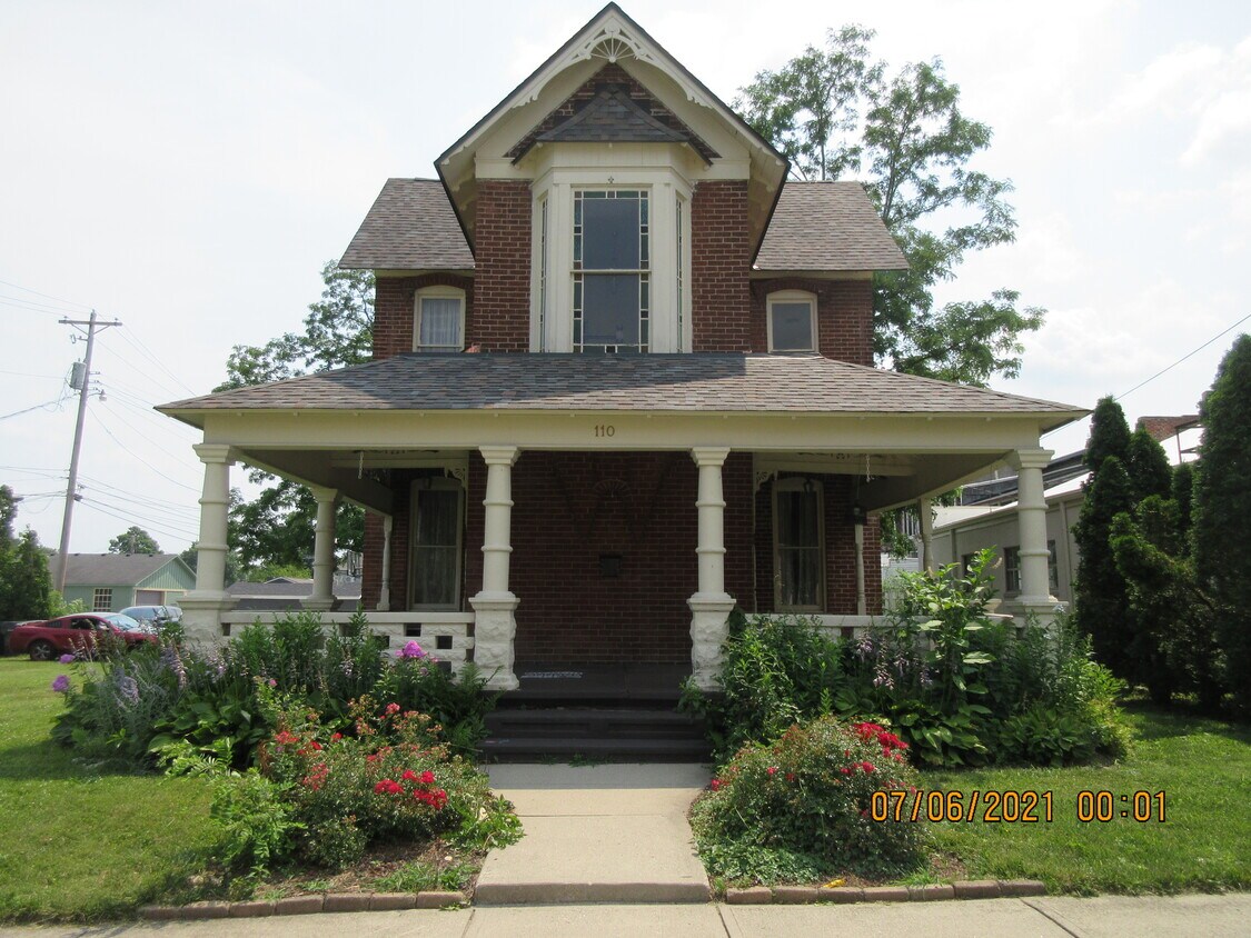 Large 3 bed, 1 bath - 110 N Main St