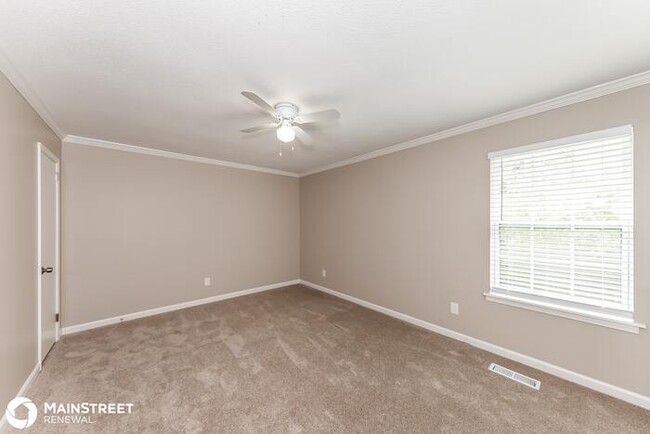 Foto del edificio - 813 Seven Springs Dr, Birmingham, AL 35215