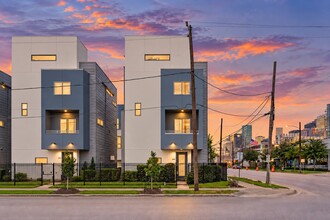 Building Photo - 1614 Bastrop St