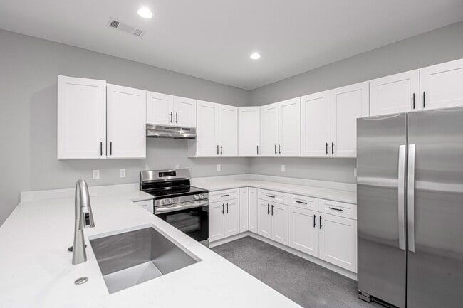 Building Photo - 1621 Wilson Rd