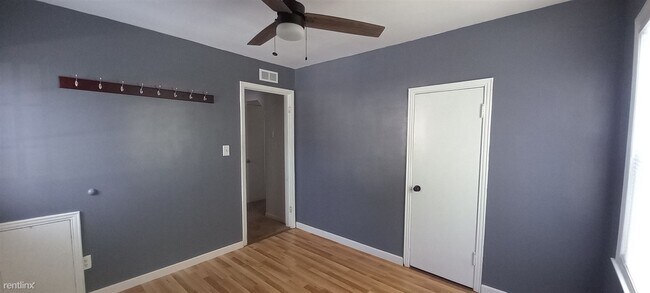 Building Photo - 3 br, 1 bath House - 17805 Roseville Blvd ...