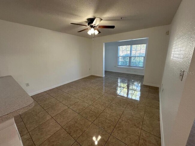 Foto del edificio - 5479 Vineland Rd