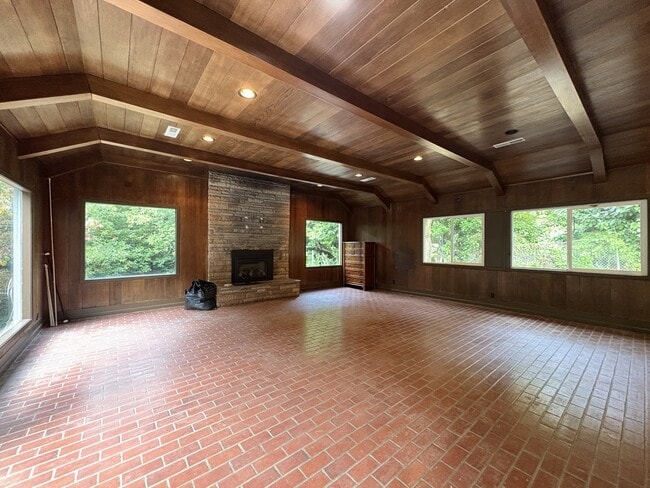 Building Photo - 4600 NW Cornell Rd