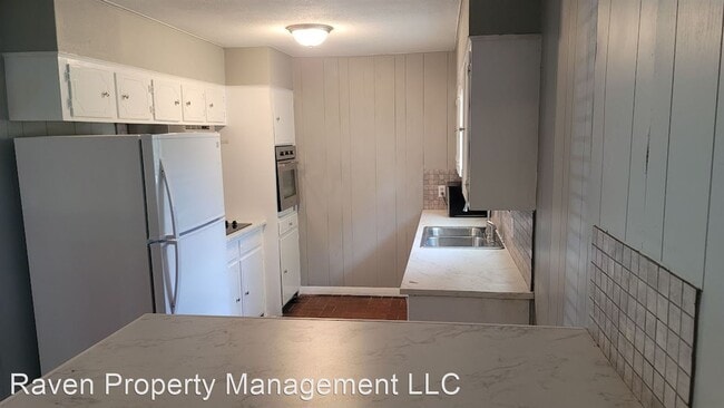 Foto del edificio - 3 br, 1.5 bath House - 4 Catalina Rd