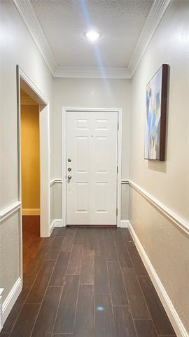 Building Photo - 2103 Castle Oaks Dr