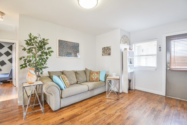 Foto del edificio - 571 Formwalt St SW