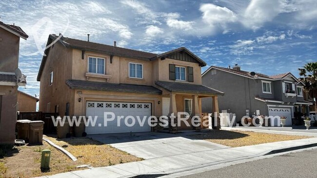 Foto del edificio - HUGE 5 Bedroom, 3 Bath Home in Hesperia!!