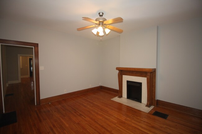 Foto del edificio - 78 W Greenwood Ave