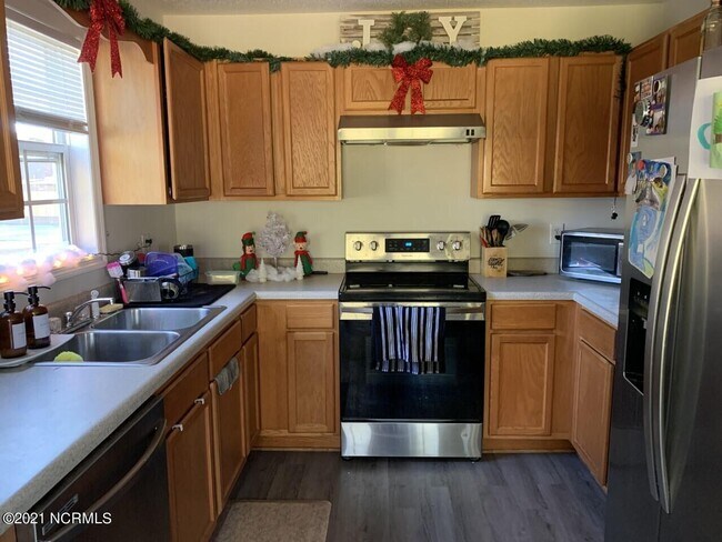 Building Photo - 405 Huff Dr