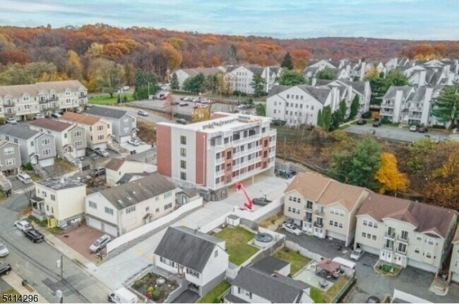 Foto del edificio - 318 Dixon Ave