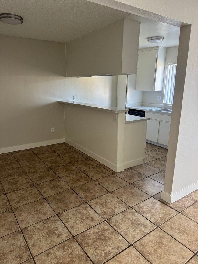 Building Photo - Kingsley Patio Homes