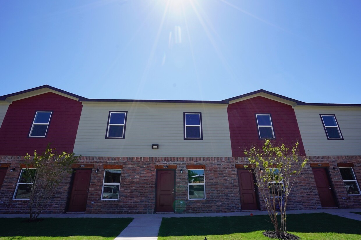 Primary Photo - Paluxy Townhomes