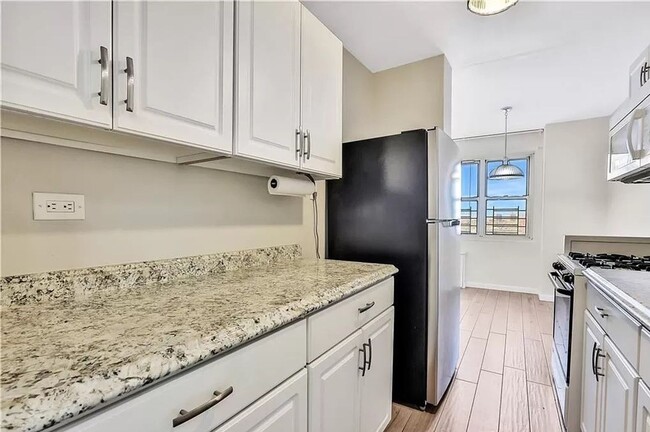 Foto del edificio - Large 1 Bedroom 1 Bathroom