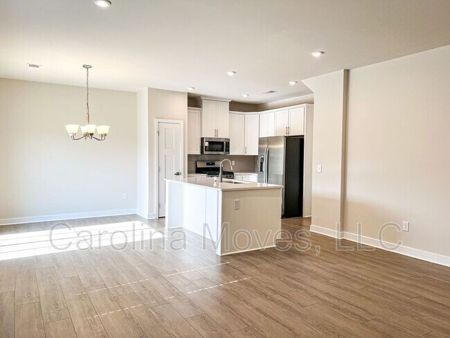 Foto del edificio - 535 Martin Creek Dr