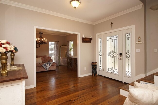 Building Photo - Executive Style home in Shalimar