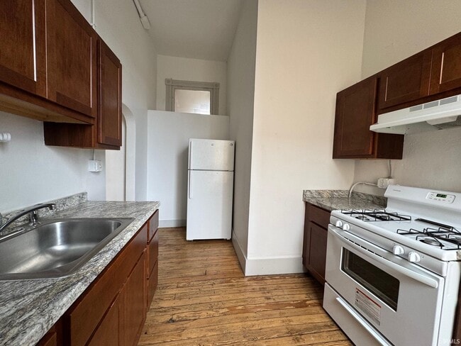 Foto del edificio - 123 E 3rd St