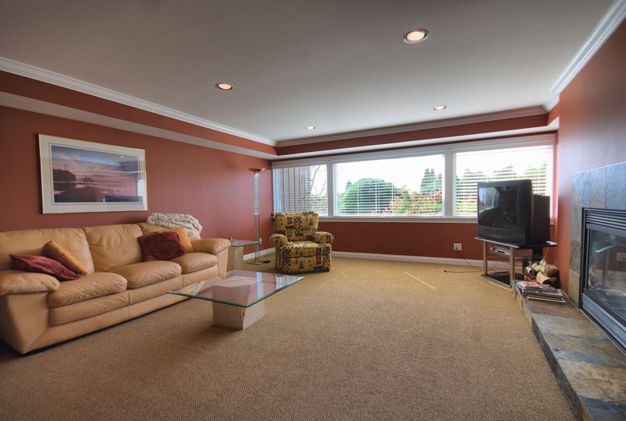 Building Photo - 1390 Chartwell Dr