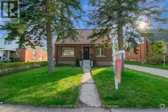 Building Photo - 47 Ellis Crescent N