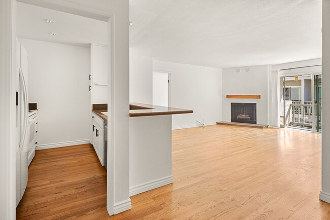 Building Photo - 8740 Tuscany Ave