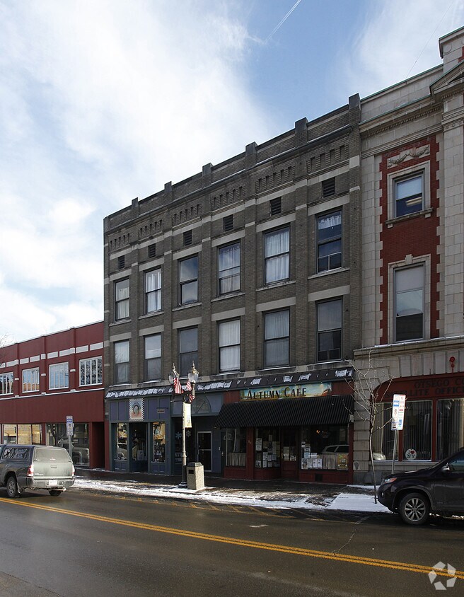 Building Photo - 244-248 Main St