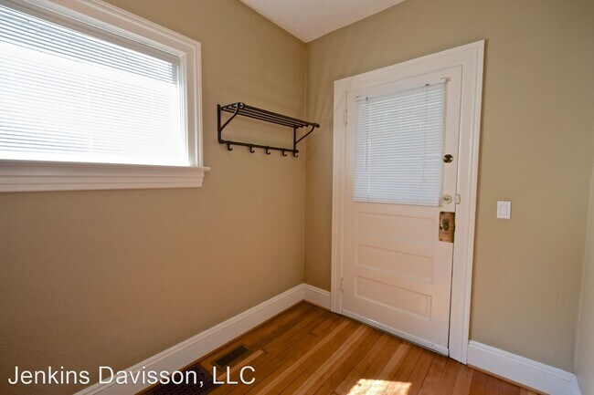 Building Photo - 3 br, 2 bath House - 1816 SE Taylor Street