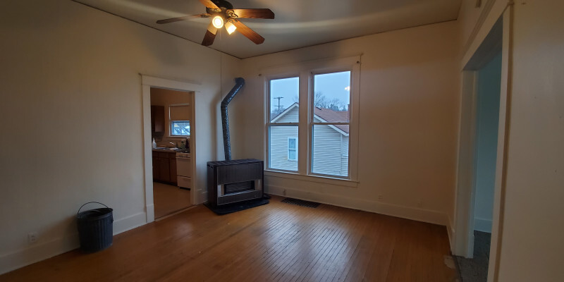 Primary Photo - 1136 Leonard Ave NW