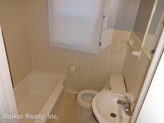 Building Photo - 2 br, 1 bath House - 207 E. Juniper Avenue