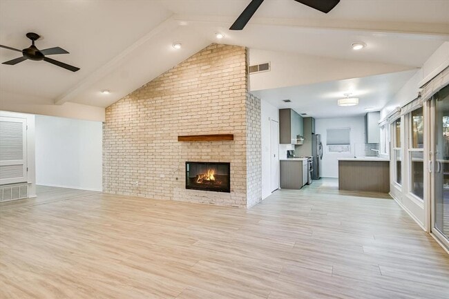 Building Photo - 8101 Ceberry Dr