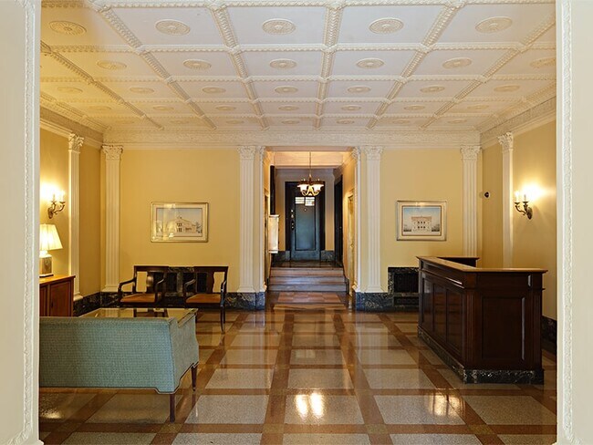 Building Photo - 25 W 81st St