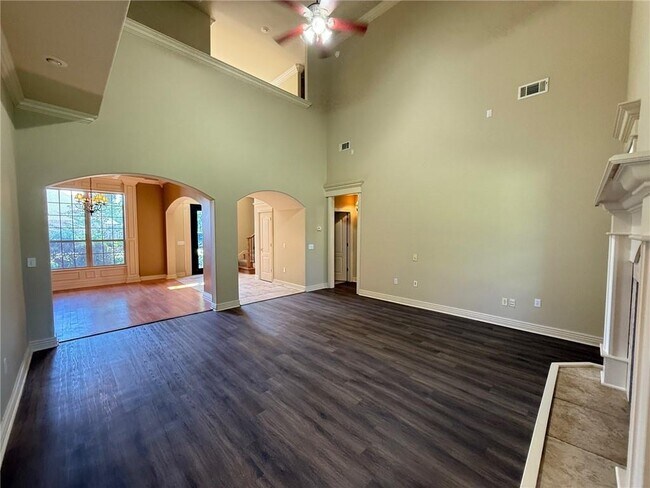 Building Photo - 609 N Tournament Dr