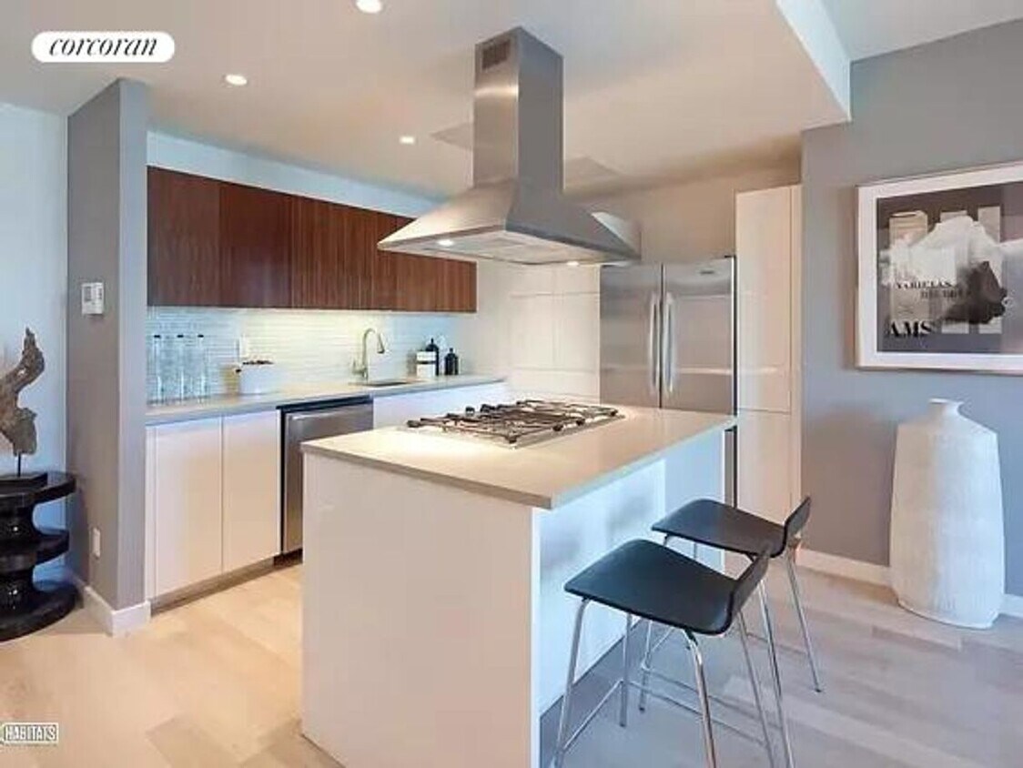Foto principal - 111 Kent Ave