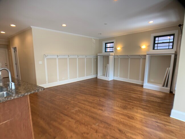 Foto del edificio - 1144 W Pratt Blvd