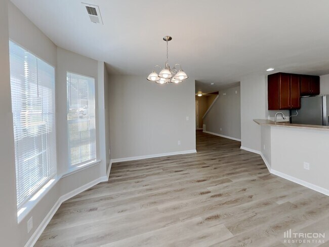 Building Photo - 1325 Rushing Creek Pkwy