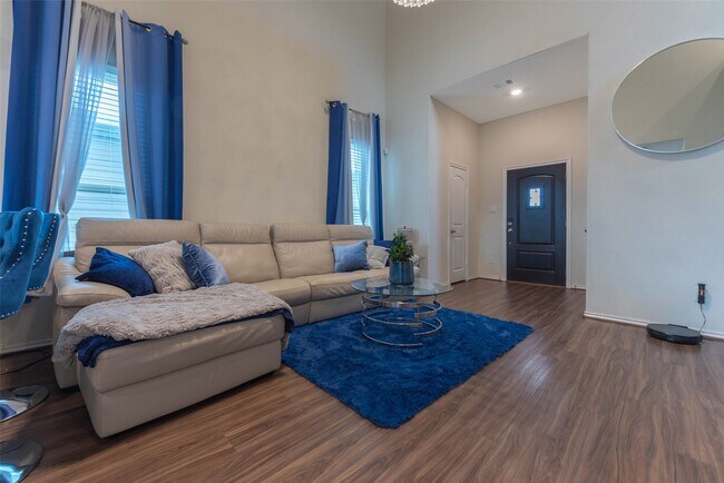 Building Photo - 25719 Royal Catchfly Rd