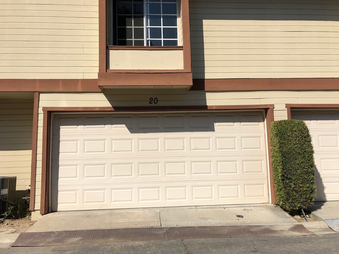 8939 Gallatin Rd, Pico Rivera, CA 90660 Condo for Rent in Pico Rivera