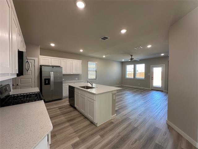 Building Photo - 216 Goosewood Dr