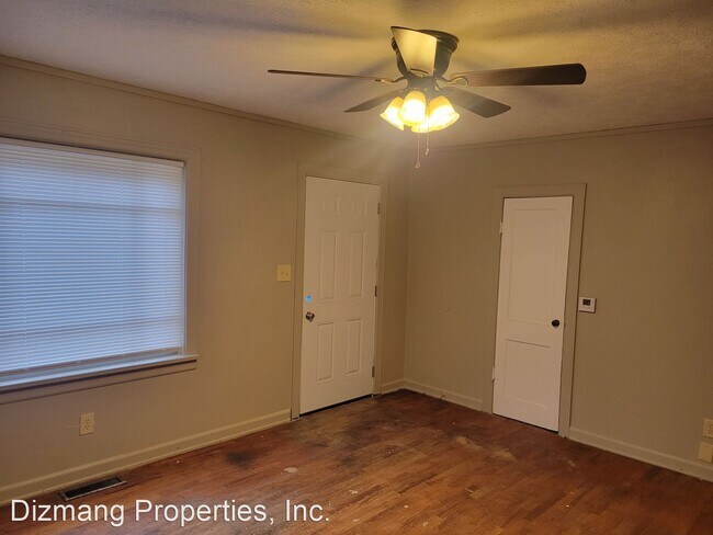 Building Photo - 2 br, 1 bath House - 2015 E. Grand St.