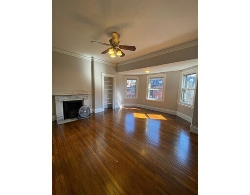 Building Photo - 25 Marlborough St