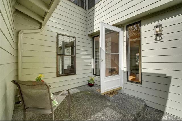 Building Photo - 3 bedroom in Bellevue WA 98008