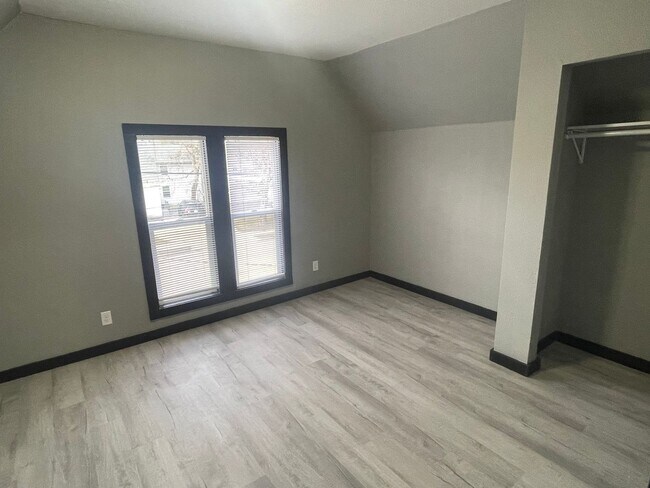 Foto del edificio - 952 Elmwood Ave