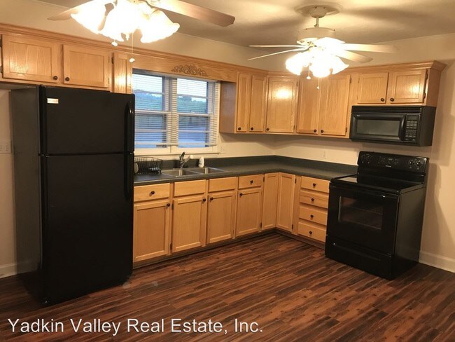 Foto del edificio - 3 br, 1 bath House - 153 Exodus Church Road