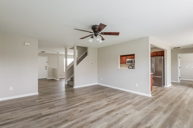Foto del edificio - 1349 Locke Bend