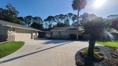 Building Photo - 421 Pelican Bay Dr