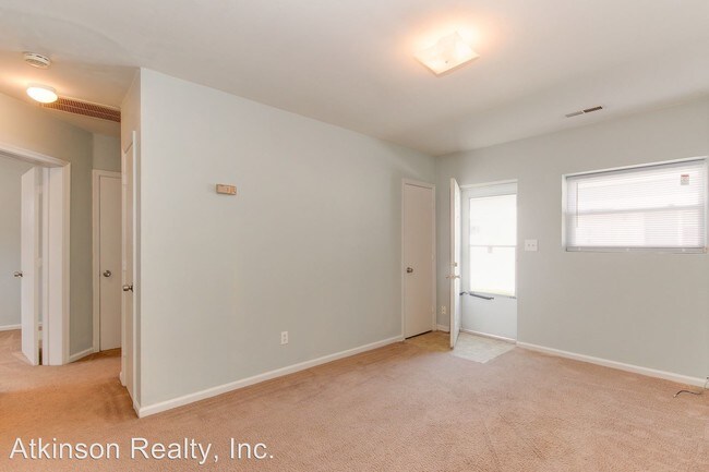 Building Photo - 1443 W 40th St