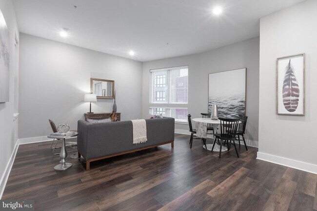 Photo - 1555 Ridge Ave Apartment