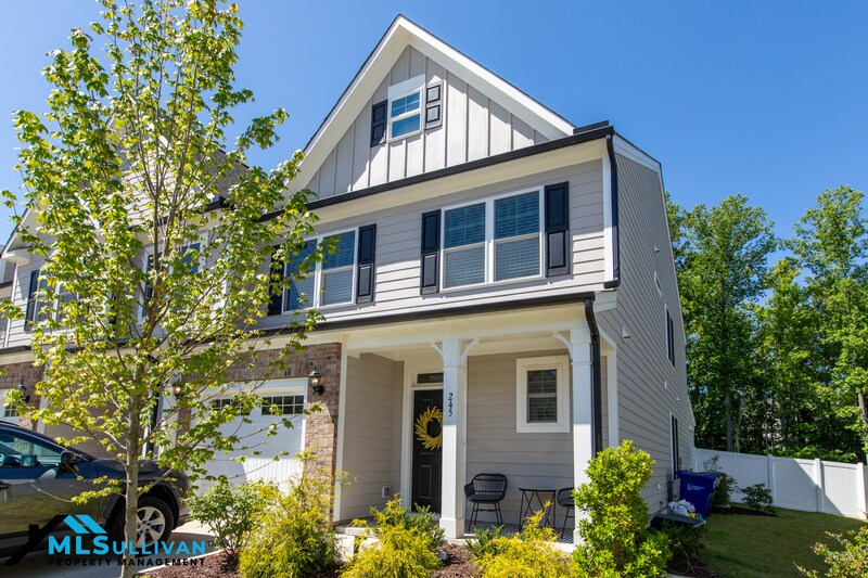 Foto principal - 245 Marbella Grove Ct